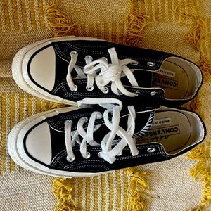 Converse Classic Black Chuck Taylor Lows-Mens 7/Womens 9